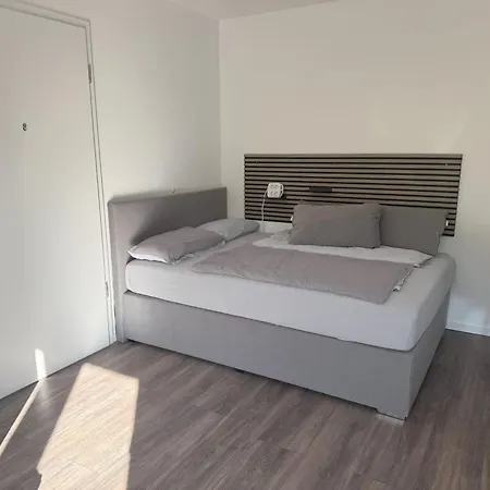 Thirty For Three Apartman