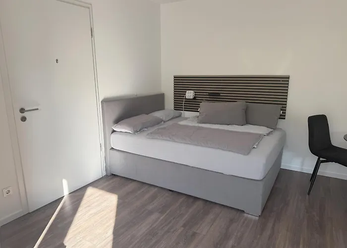 Thirty For Three 아파트